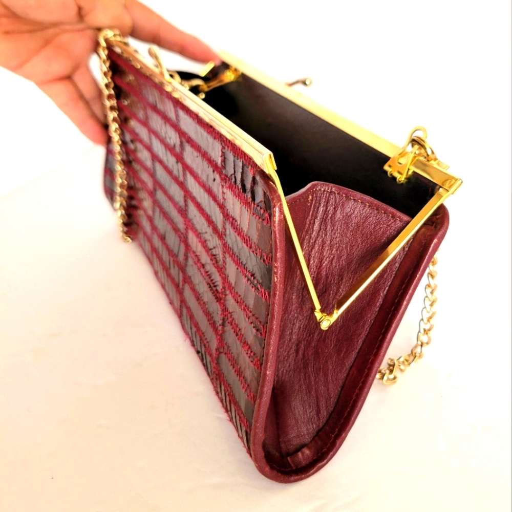 ✨ Vintage Snakeskin Clutch – Burgundy & Gold – Bold Magenta Stitching – 70s/80s